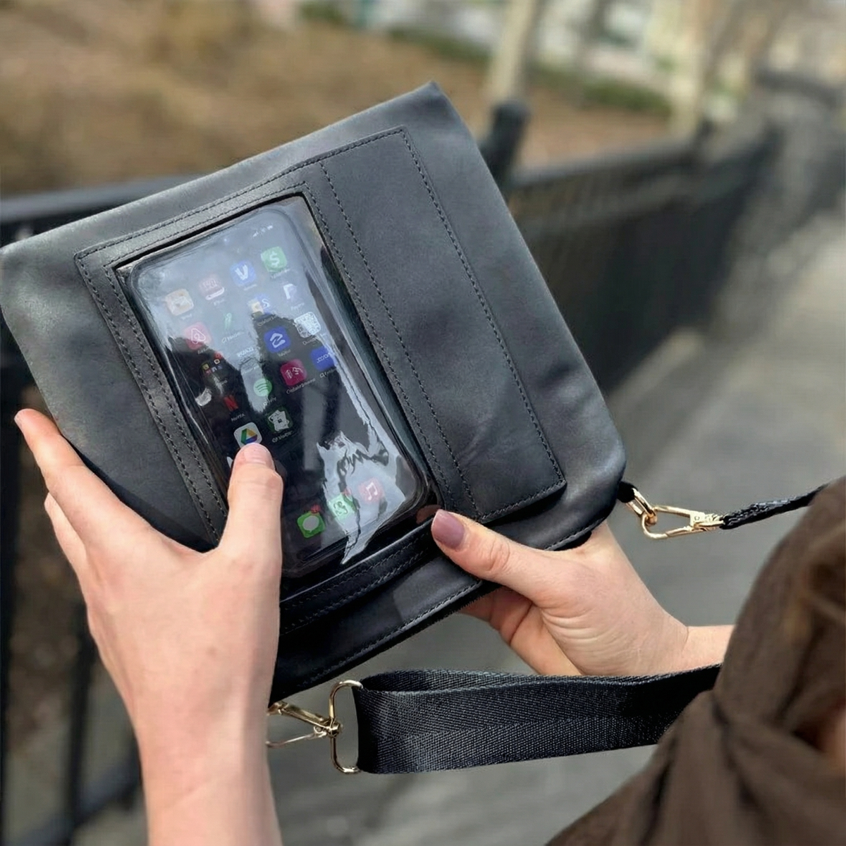 Zoe Crossbody RFID Protected Touch Screen Purse – SaveTheGirls