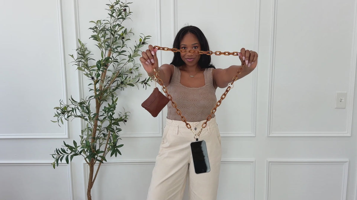Clip & Go Ice Chain with Pouch product video 2, crossbody phone chain, phone chain strap, chain phone strap