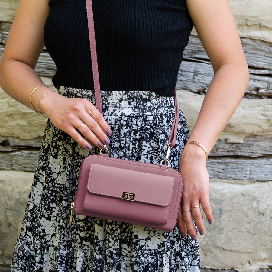 THE TINA, Light pink woven rattan purse – Soli & Sun